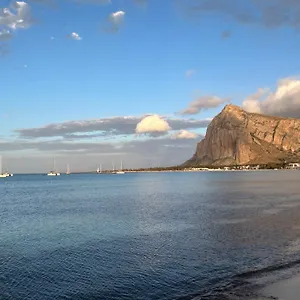 https://case-per-vacanze-punta-monaco.sicilyhotelsitaly.net