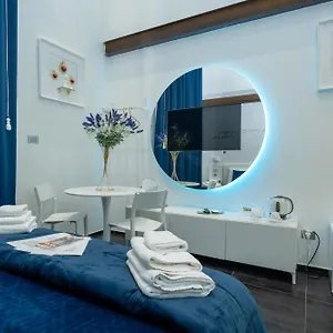 Skyhouse Chiaia Naples